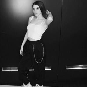 Meet your Posher, Dara